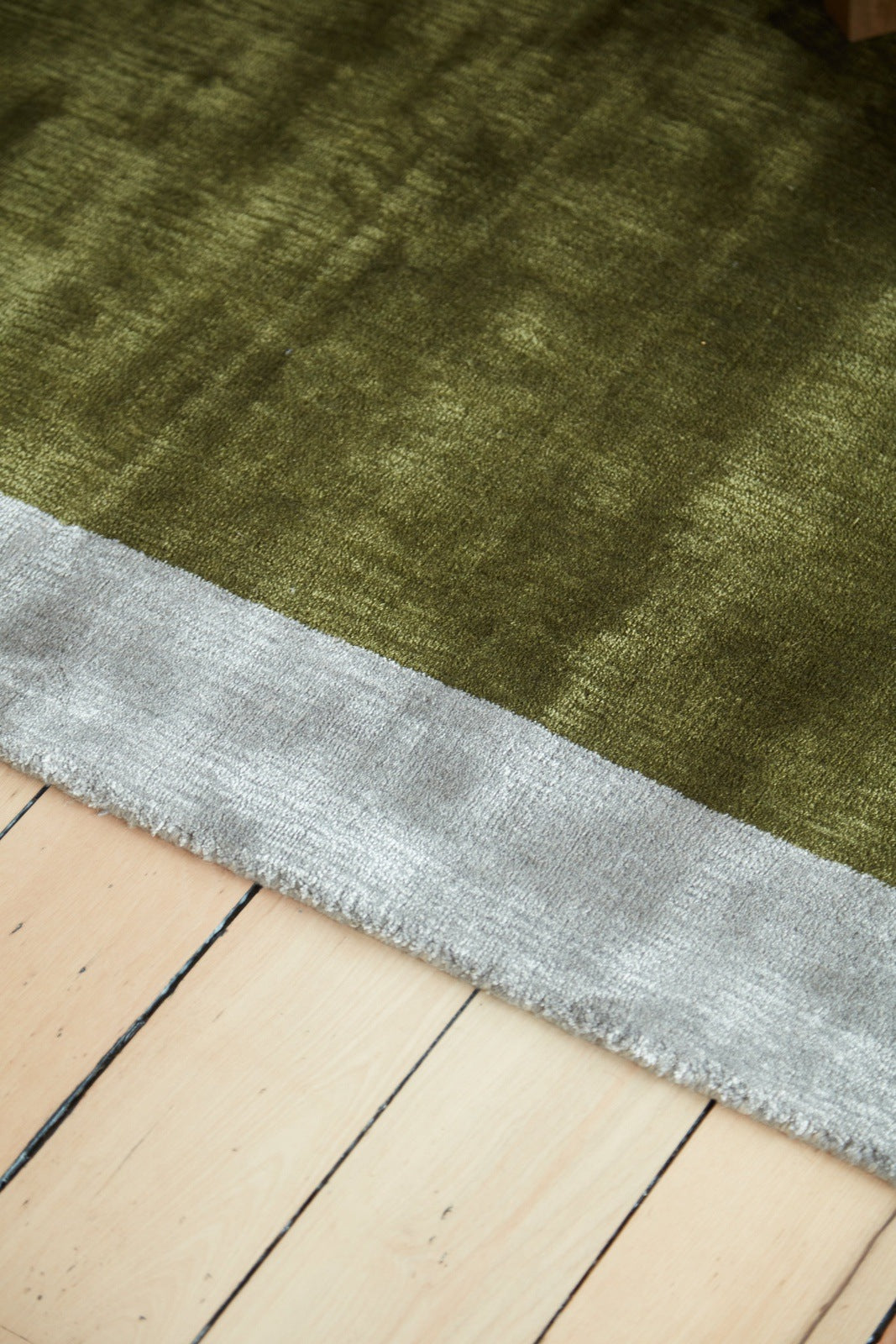 Bamboo Silk and Wool Blend Stripe Moss / Fog Grey - NODI HANDMADE RUGS