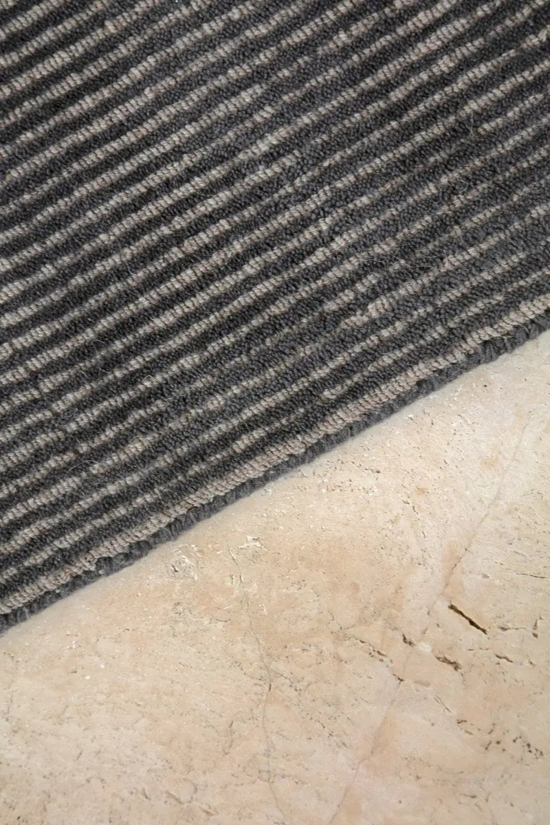 Mini Loop Wool Natural / Charcoal
